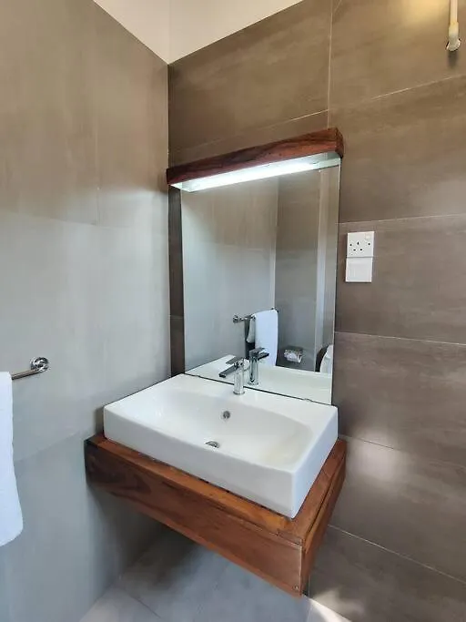 Apartment In Negombo Near Beach