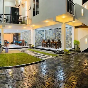 Funwhales Negombo